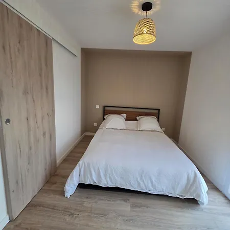 Lägenhet T2 Proche De La *