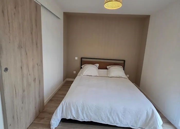 Lägenhet T2 Proche De La *